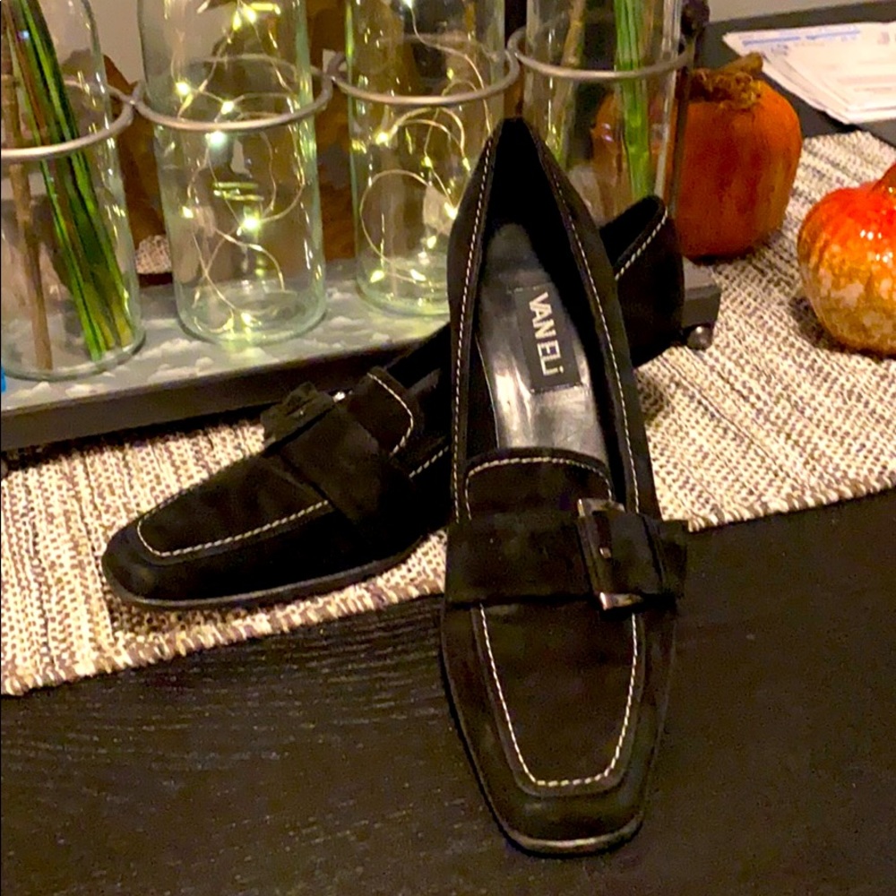 Pretty VANELi suede heels, great shape!